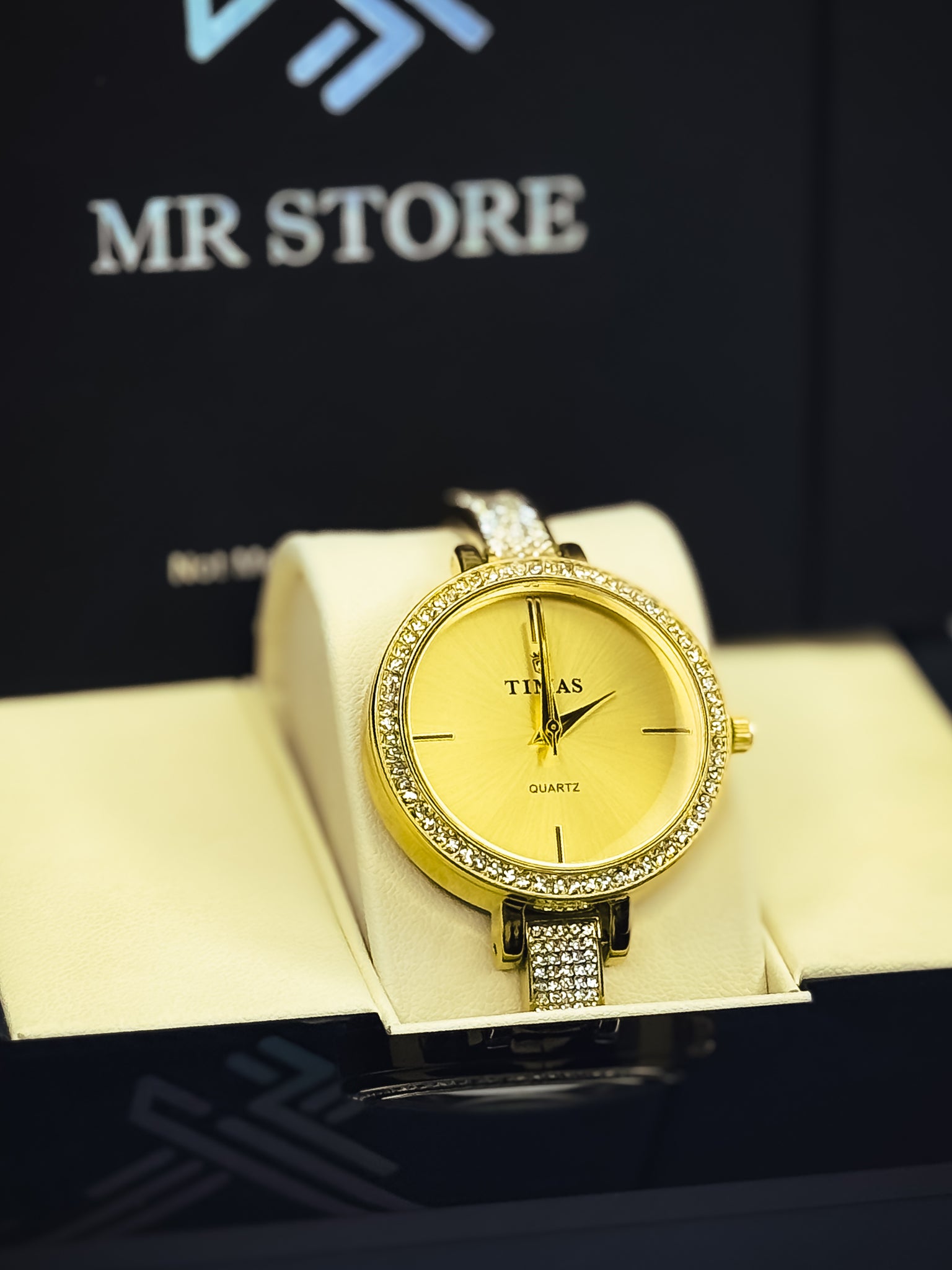 Golden Aura Elegance
