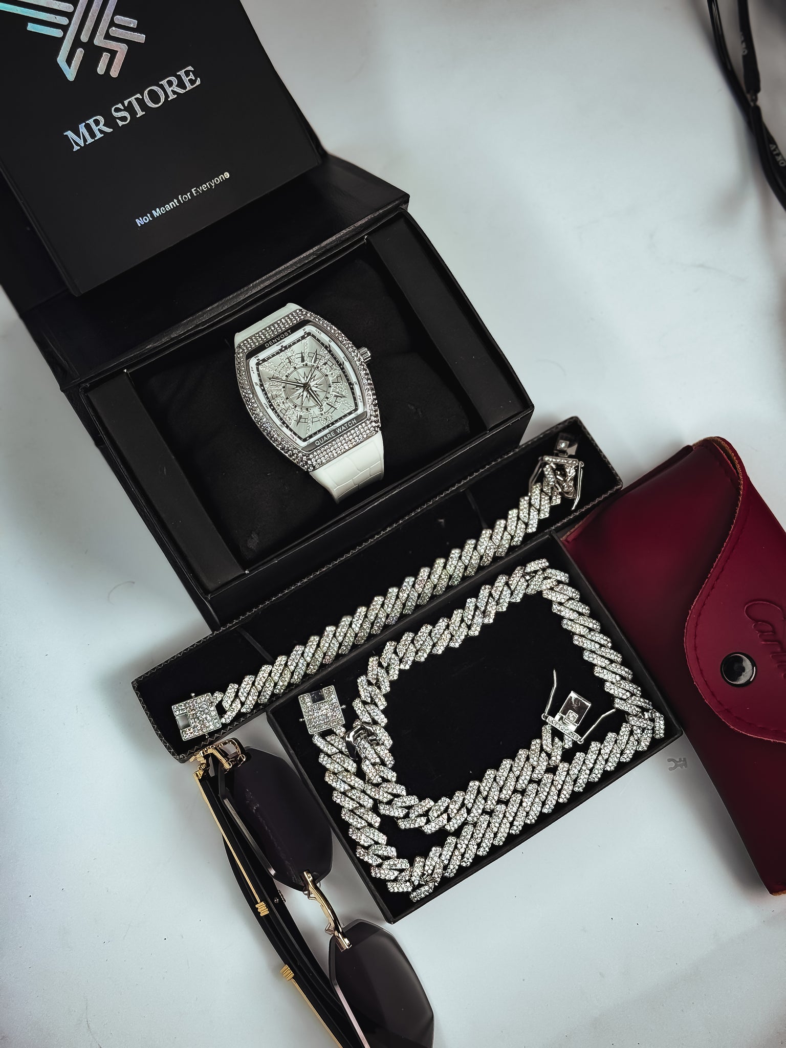 White FM Deal Elegant ⚡