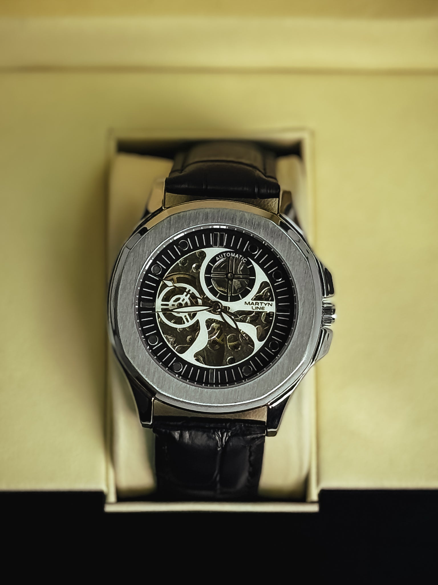 Magno Rounder Automatic Watch