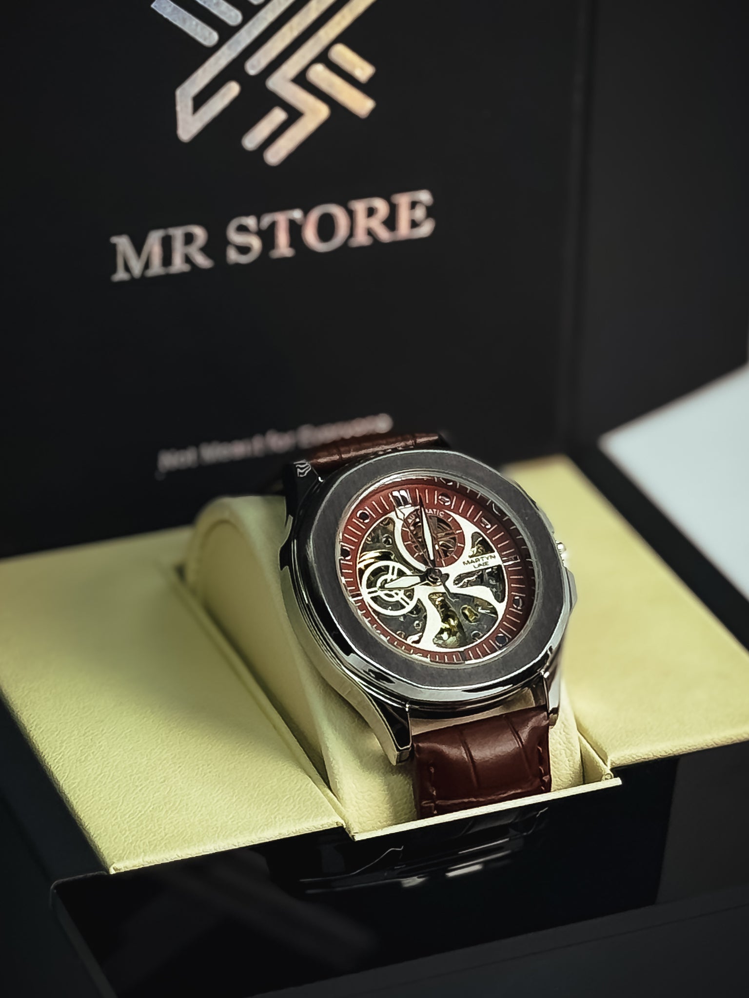 Magno Rounder Automatic Watch