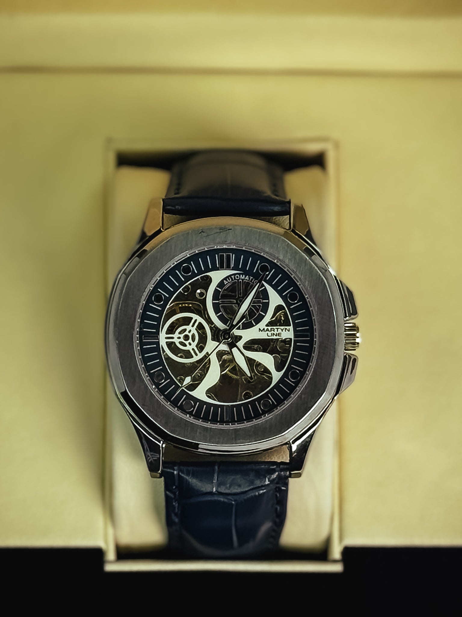 Magno Rounder Automatic Watch