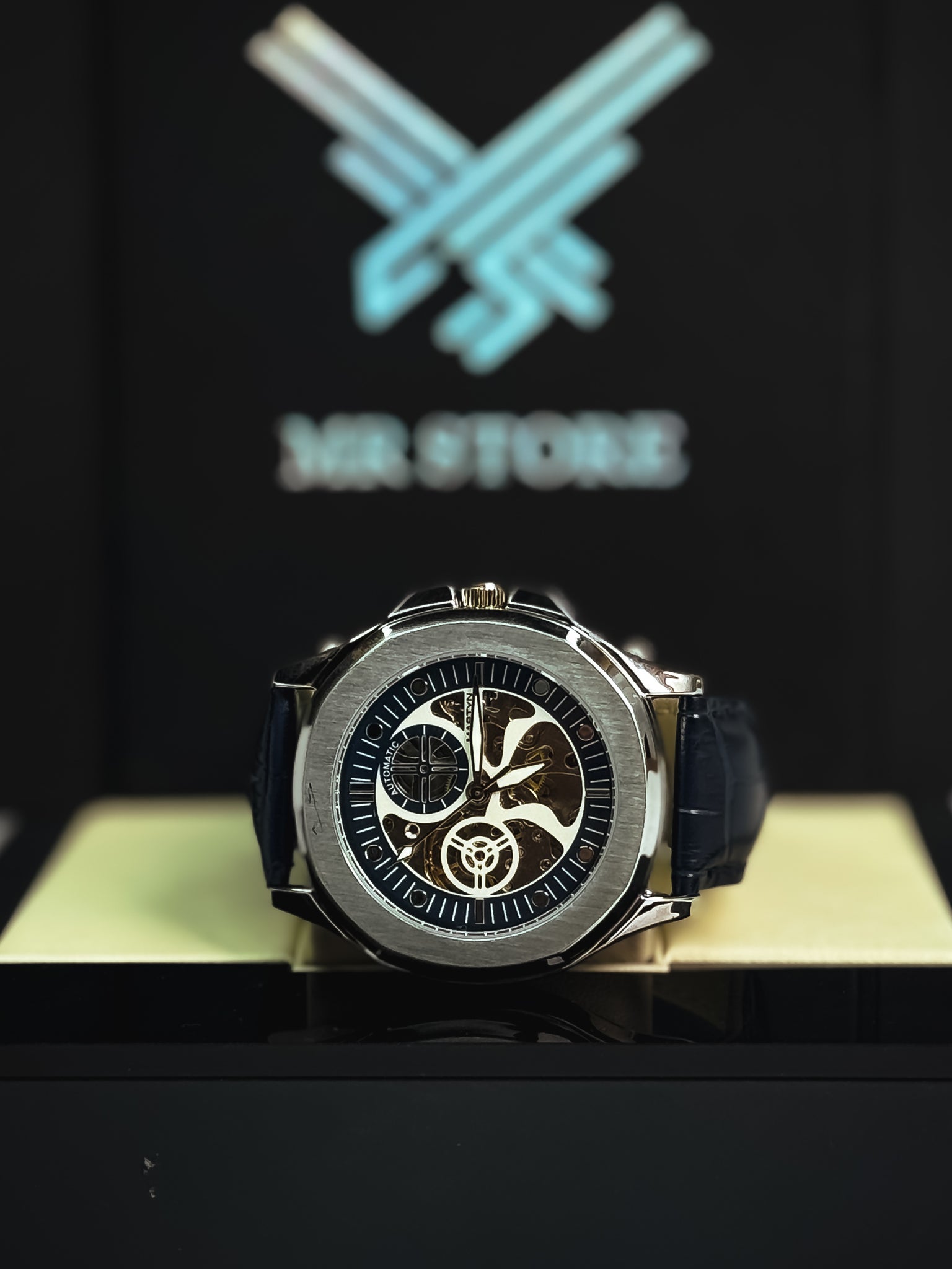 Magno Rounder Automatic Watch