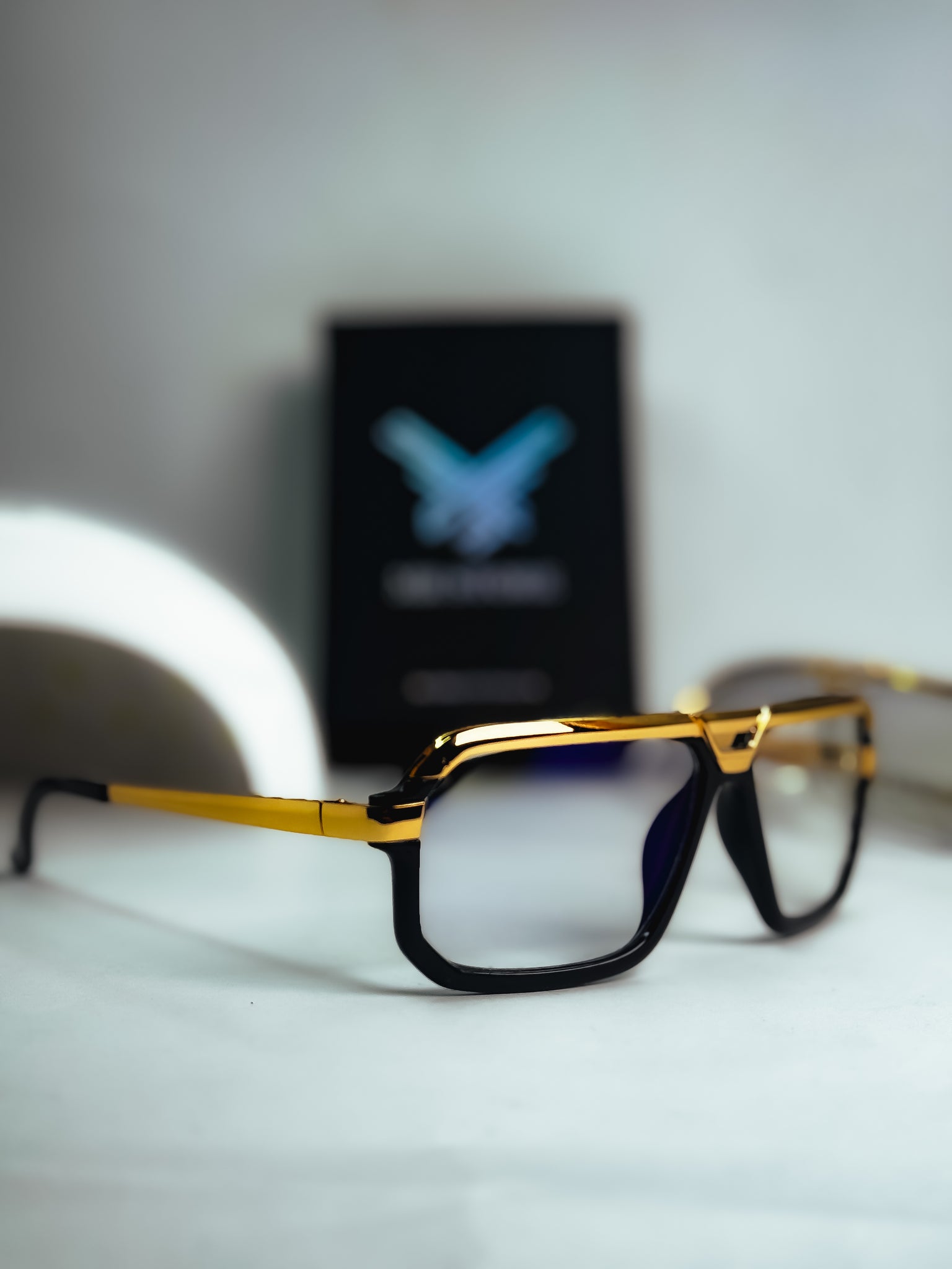 Intelligent Aura Shades